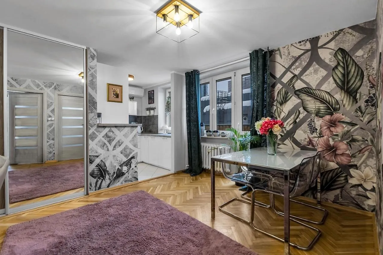 Central 2-Bedroom Apartment - Balcony, City View, Top Location - By Rentujemy Warsaw