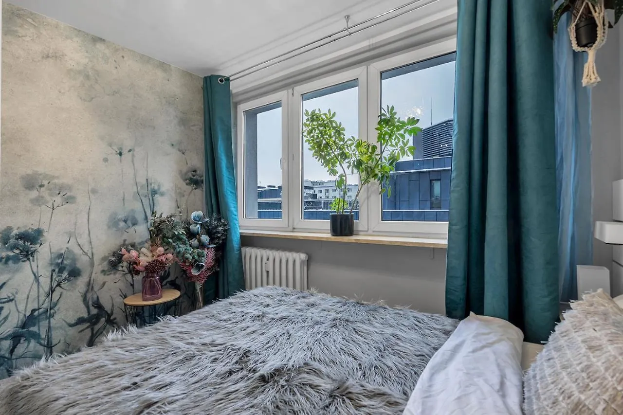 Central 2-Bedroom Apartment - Balcony, City View, Top Location - By Rentujemy Warsaw 0*,  Poland