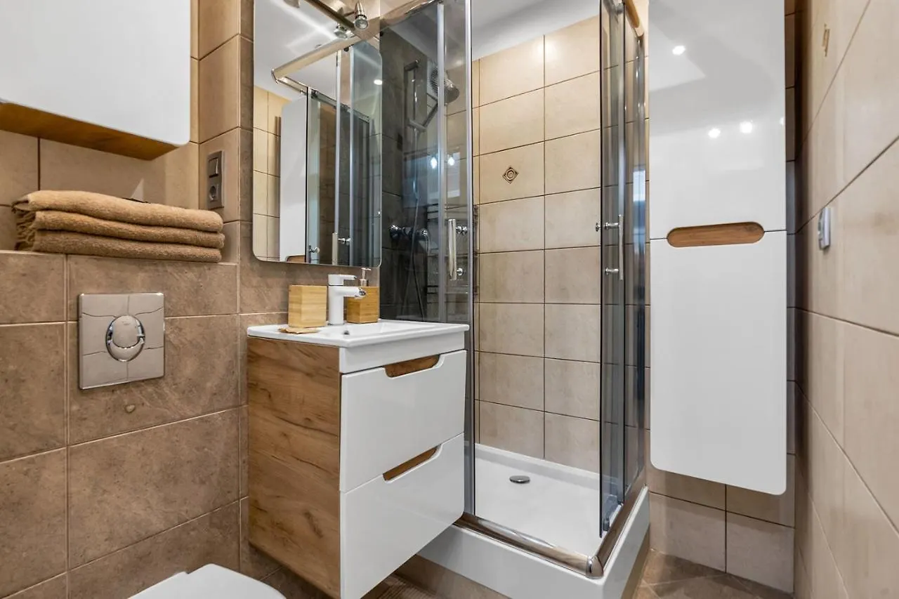 Central 2-Bedroom Apartment - Balcony, City View, Top Location - By Rentujemy Warsaw