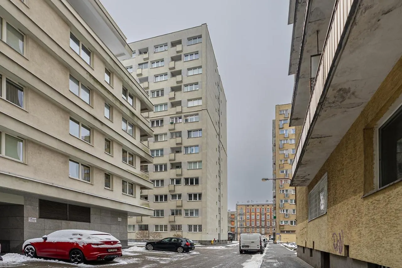 Central 2-Bedroom Apartment - Balcony, City View, Top Location - By Rentujemy Warsaw