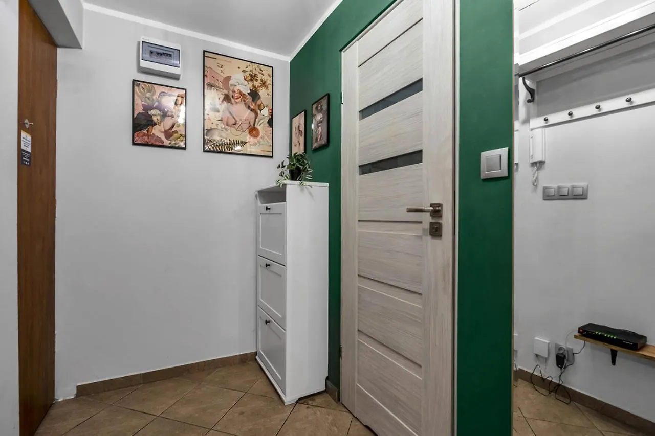 Central 2-Bedroom Apartment - Balcony, City View, Top Location - By Rentujemy Warsaw
