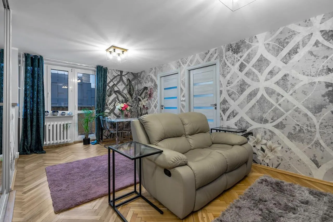 Central 2-Bedroom Apartment - Balcony, City View, Top Location - By Rentujemy Warsaw