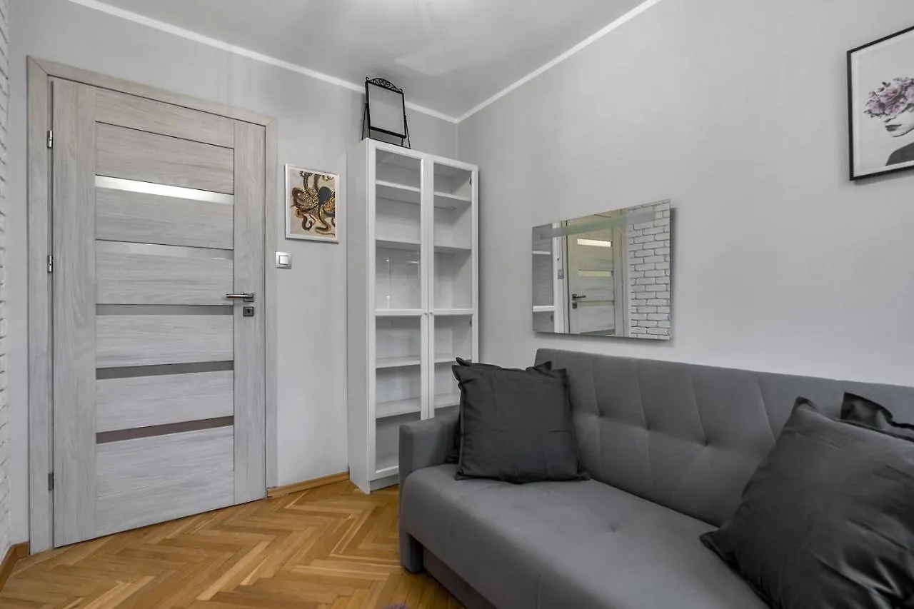 Central 2-Bedroom Apartment - Balcony, City View, Top Location - By Rentujemy Warsaw